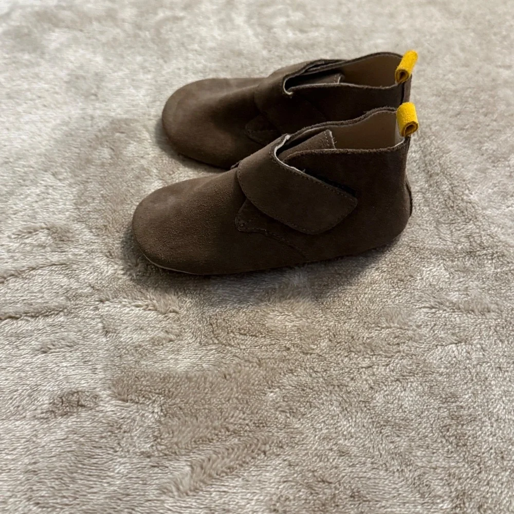 Boden baby suede